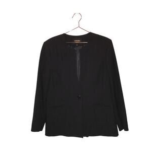 Giovanna Signature blazer with one button closure with pockets size 16
